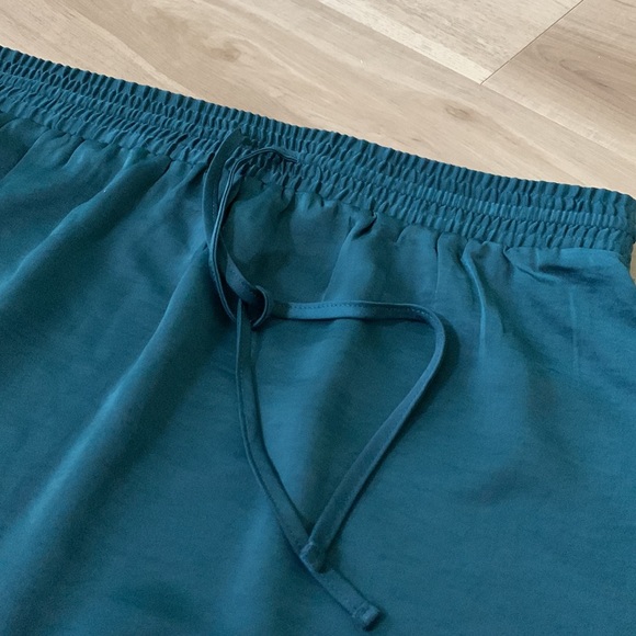 Dark Green Skirt very comfy - Picture 2 of 5